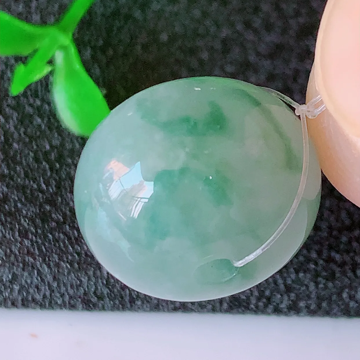 自然光实拍，冰飘花翡翠路路通吊坠，路路畅通，种老水足，雕工精湛 ，寓意美好，佩戴时尚出众！#49.5