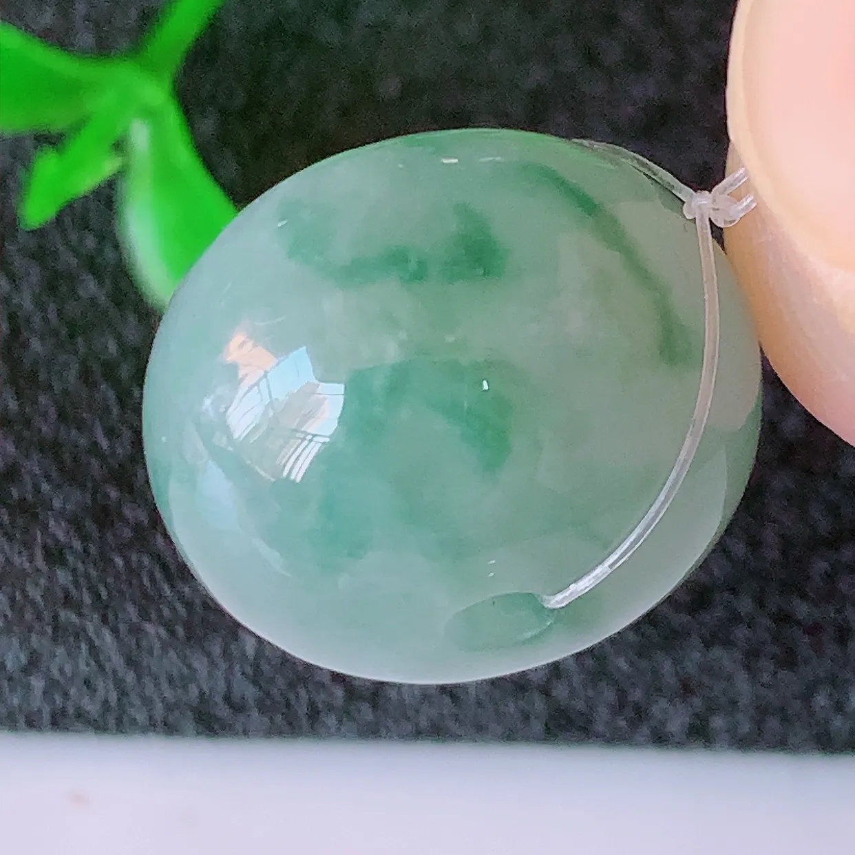 自然光实拍，冰飘花翡翠路路通吊坠，路路畅通，种老水足，雕工精湛 ，寓意美好，佩戴时尚出众！#49.5