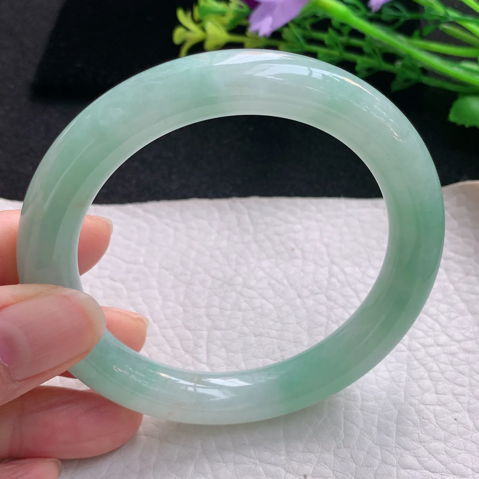 xx自然光57*10.5*10美人镯 翡翠a货玉手镯清新圆条珠宝玉手环