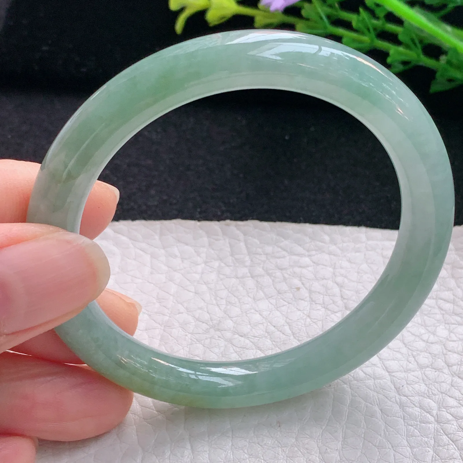 hf自然光53*8.8*8.2美人镯 翡翠a货玉手镯黄加绿圆条珠宝玉手环