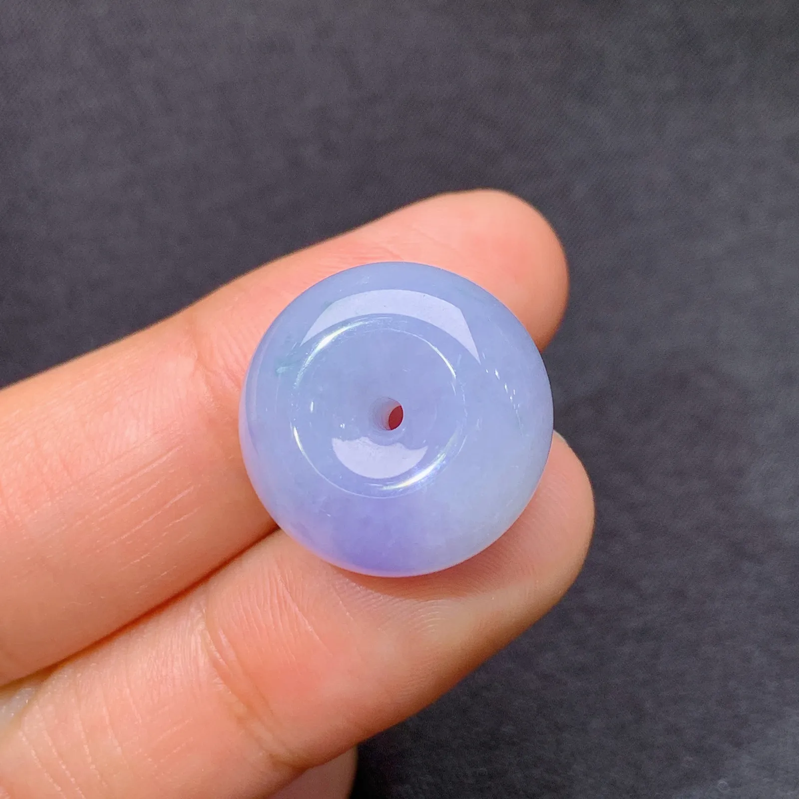 紫罗兰平安扣，温润细腻，颜色鲜艳，种水足 尺寸17.3*9