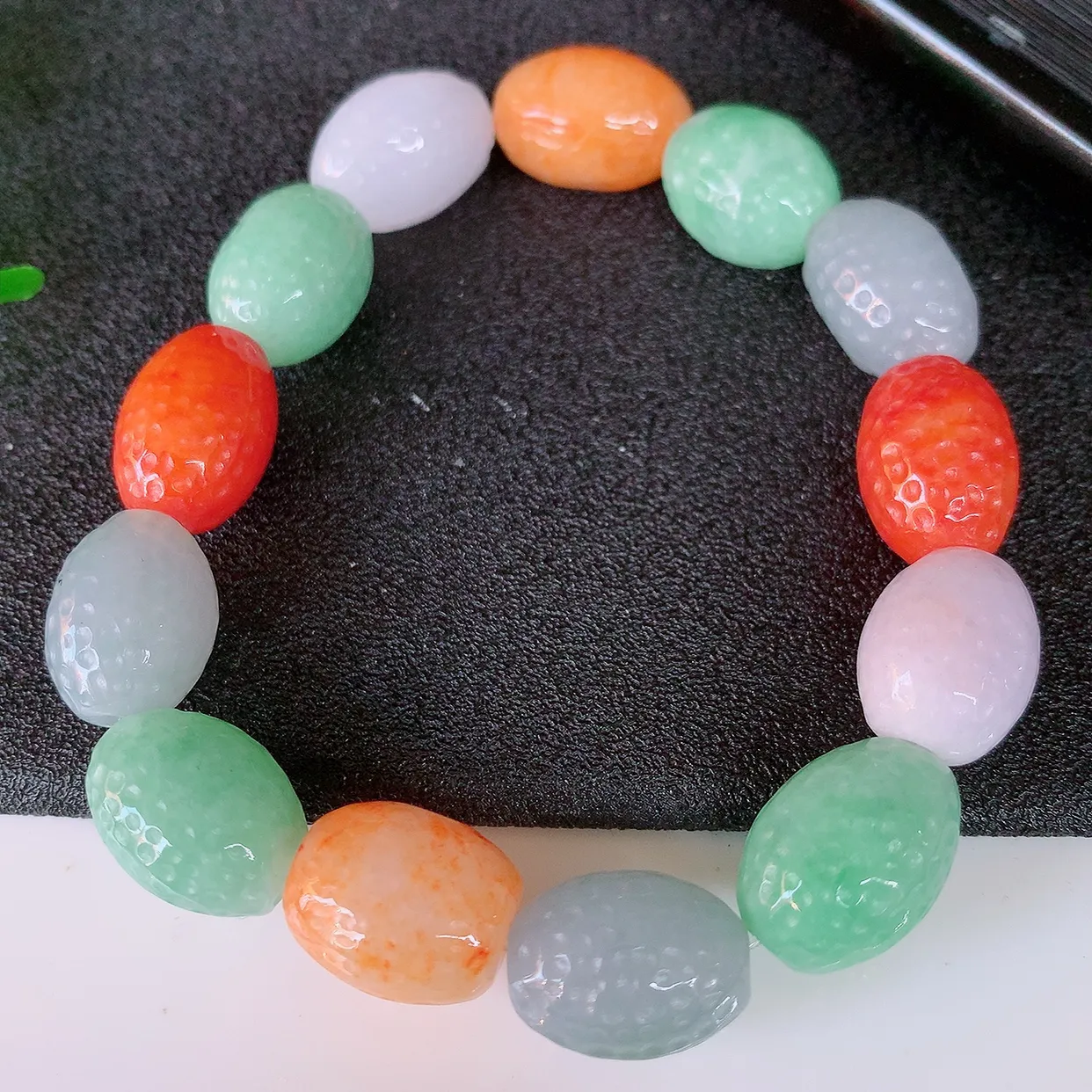 自然光实拍，冰润多宝翡翠手链，多彩翡翠手串，颜色丰富，料子细腻，高档大气，自戴送礼佳品！#46.5取一尺寸15*11mm