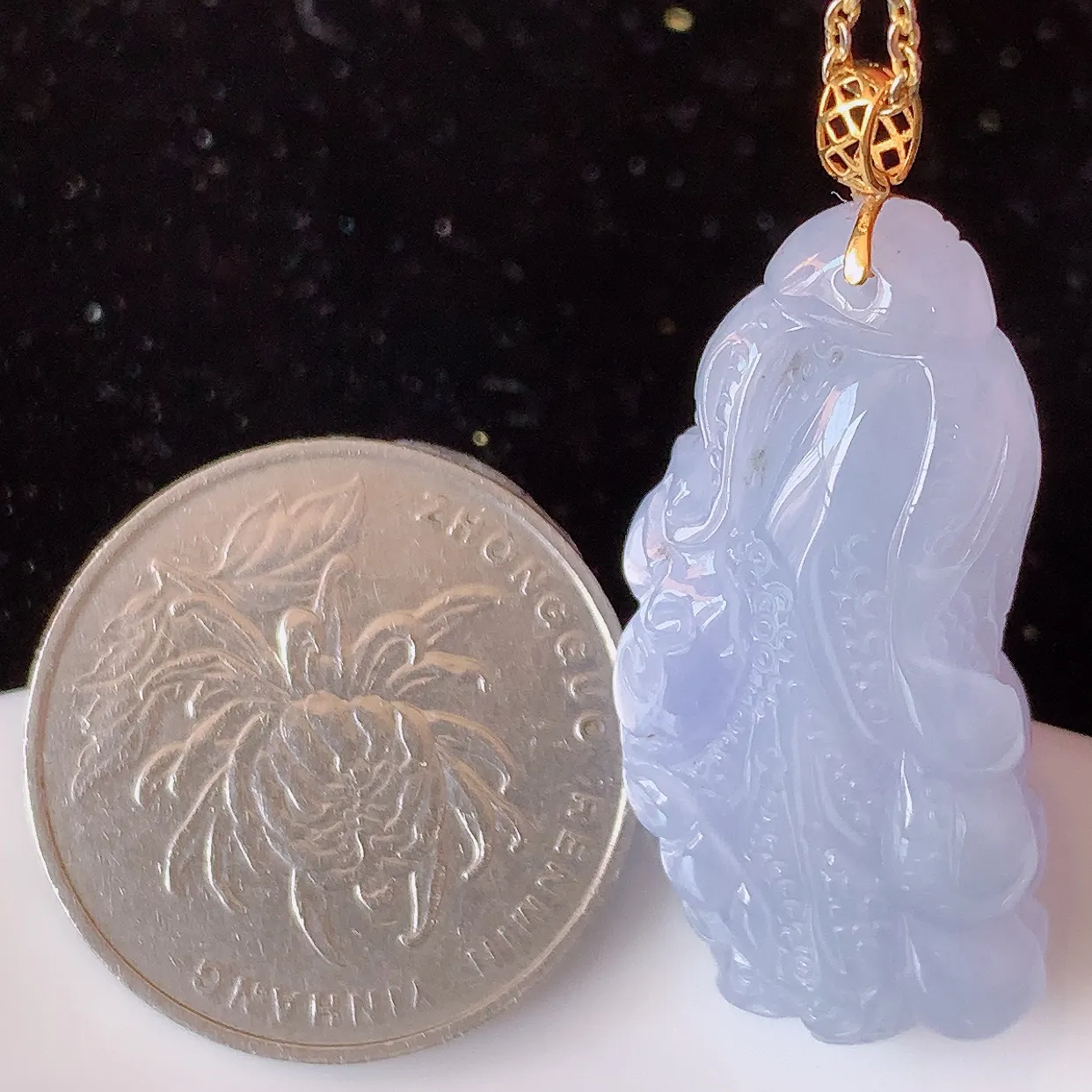 18K金镶嵌冰紫罗兰翡翠招百财白菜吊坠，百财聚来，财源滚滚，色泽鲜艳，精工水润的白菜，性价比高！#1.5