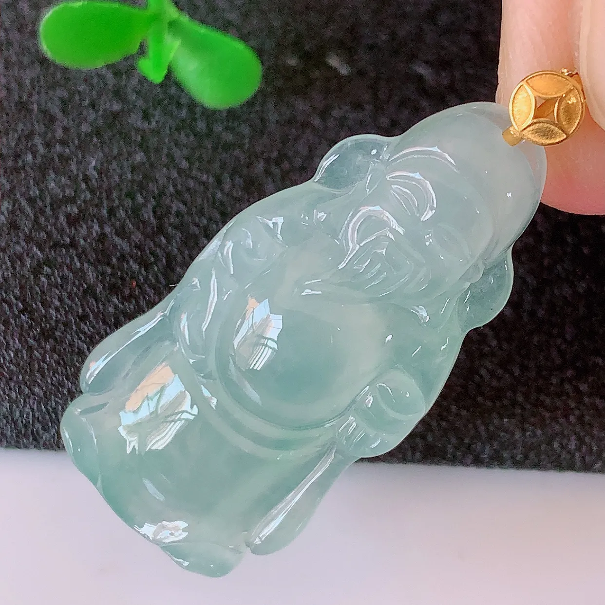 18K金镶嵌冰种翡翠财神爷吊坠，种老水足，雕工精湛 ，寓意美好，佩戴时尚出众！#41.5