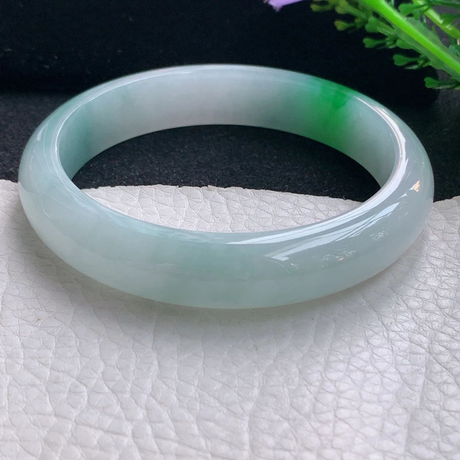 yh大圈口63*13.5*8平安镯 翡翠a货玉手镯白底青宽边珠宝玉手环