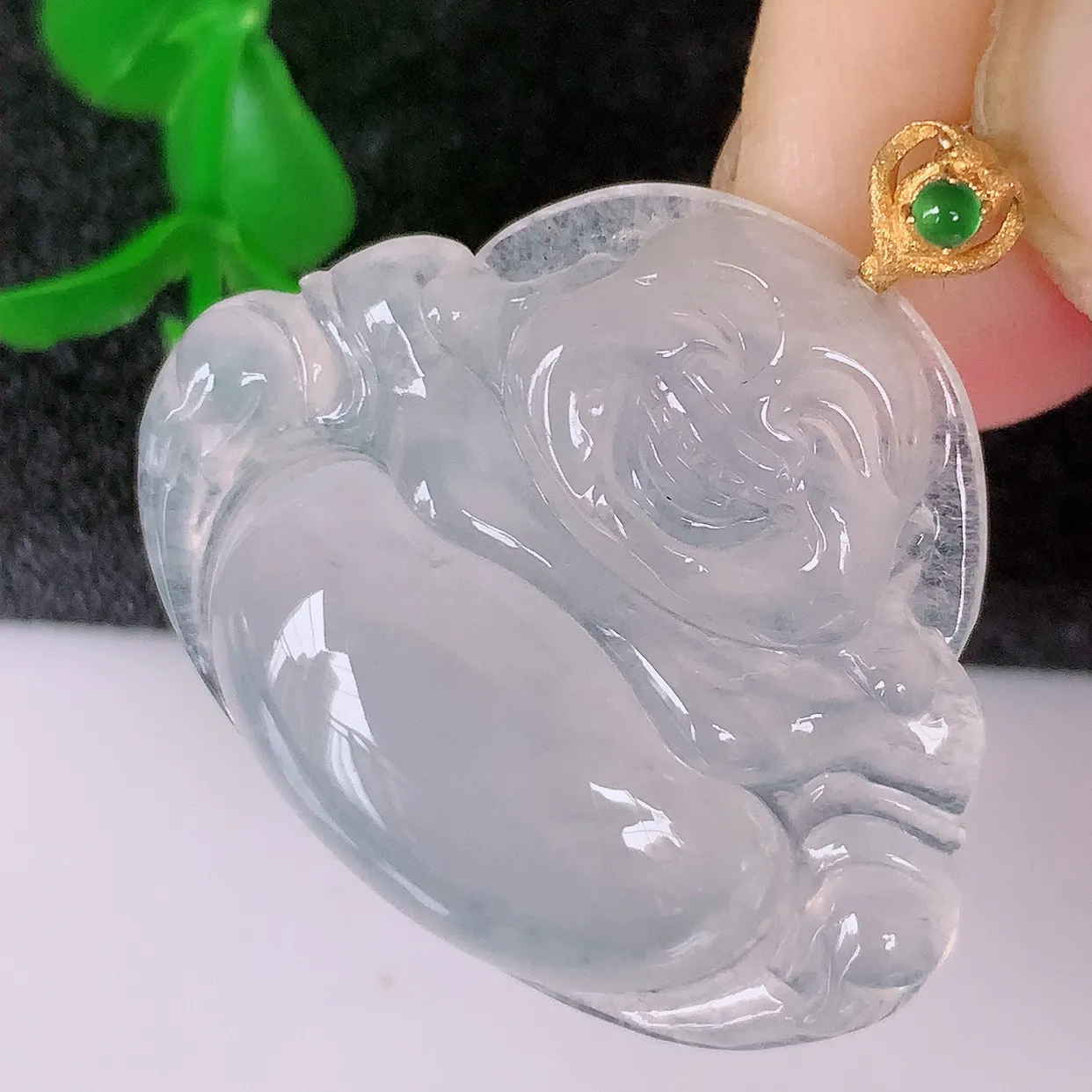 18K金镶嵌冰种翡翠佛公吊坠，玉笑佛，饱满，开脸喜庆，配戴优雅迷人！#41.3整体28裸石28.5*23.5*5.5