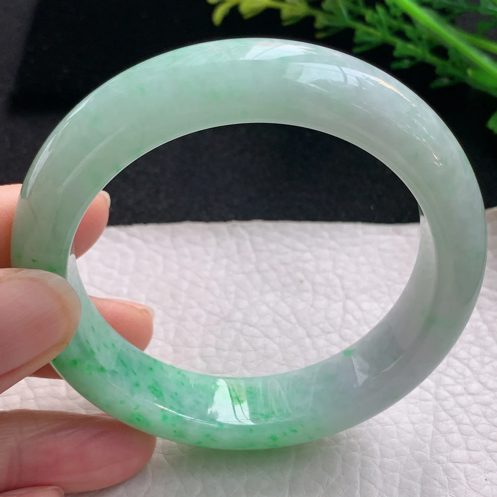 cc自然光56.5*13.8*9平安镯 翡翠a货玉手镯飘阳绿宽边珠宝玉手环