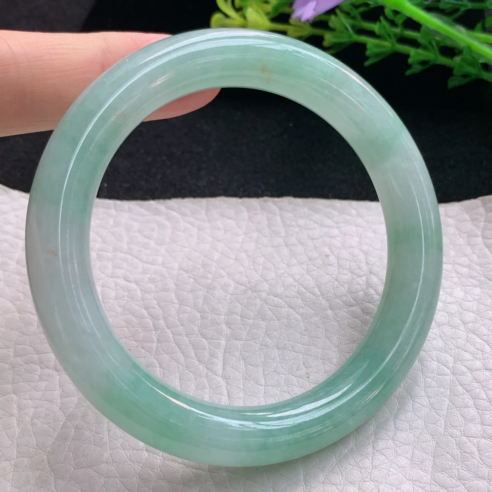 xx自然光57*10.5*10美人镯 翡翠a货玉手镯清新圆条珠宝玉手环