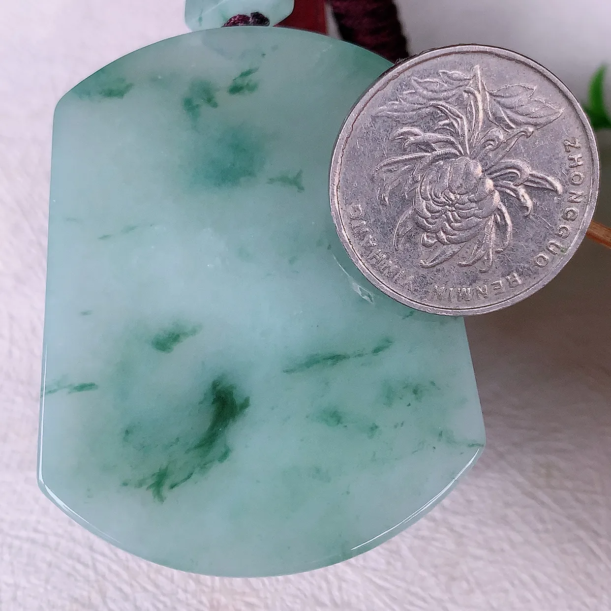 自然光实拍，冰飘花翡翠平安无事牌吊坠，平平安安，无事牌翠色灵动，佩戴平安时尚！#46.3