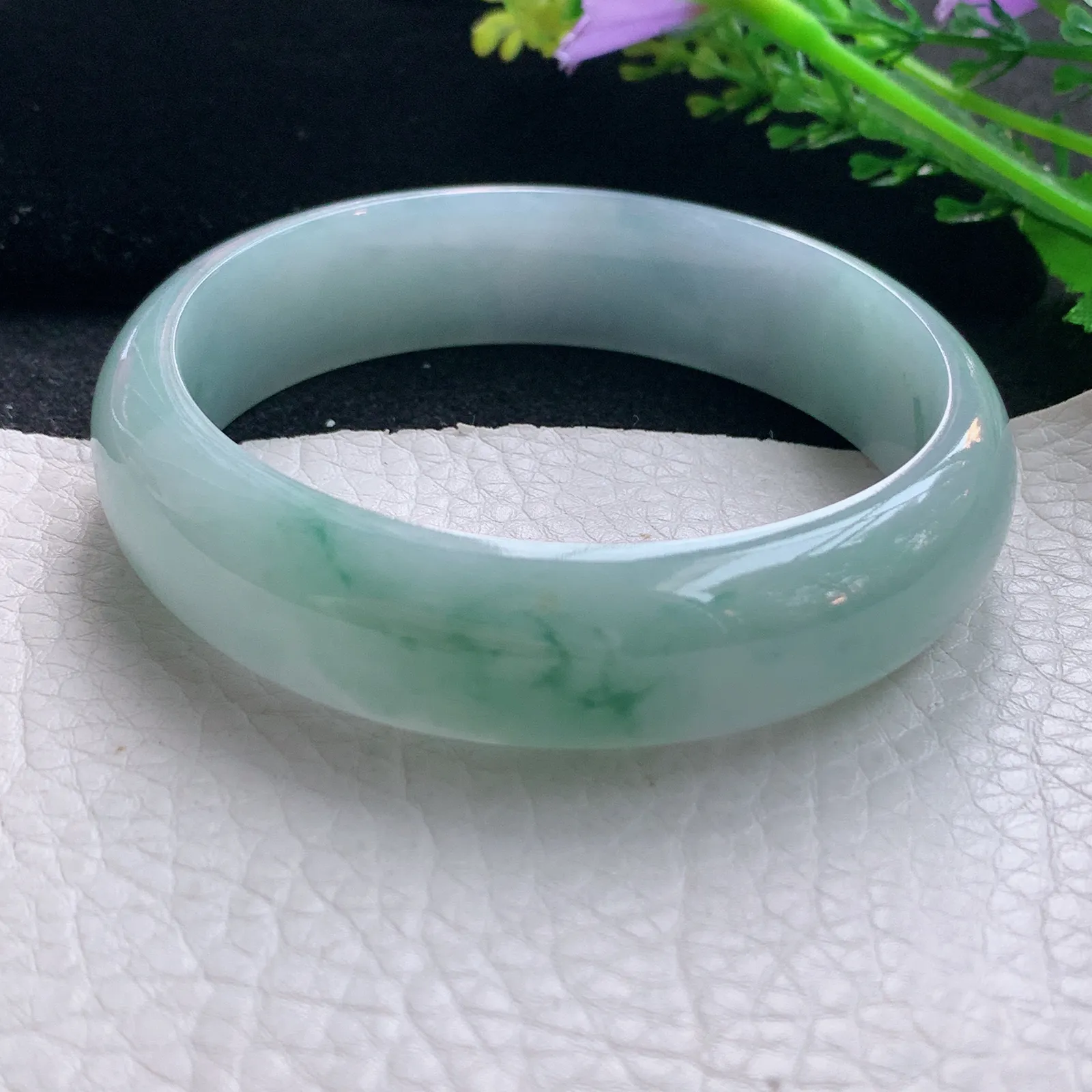 js自然光59*16*7.5轮胎镯 翡翠a货玉手镯飘花宽边水润珠宝玉手环