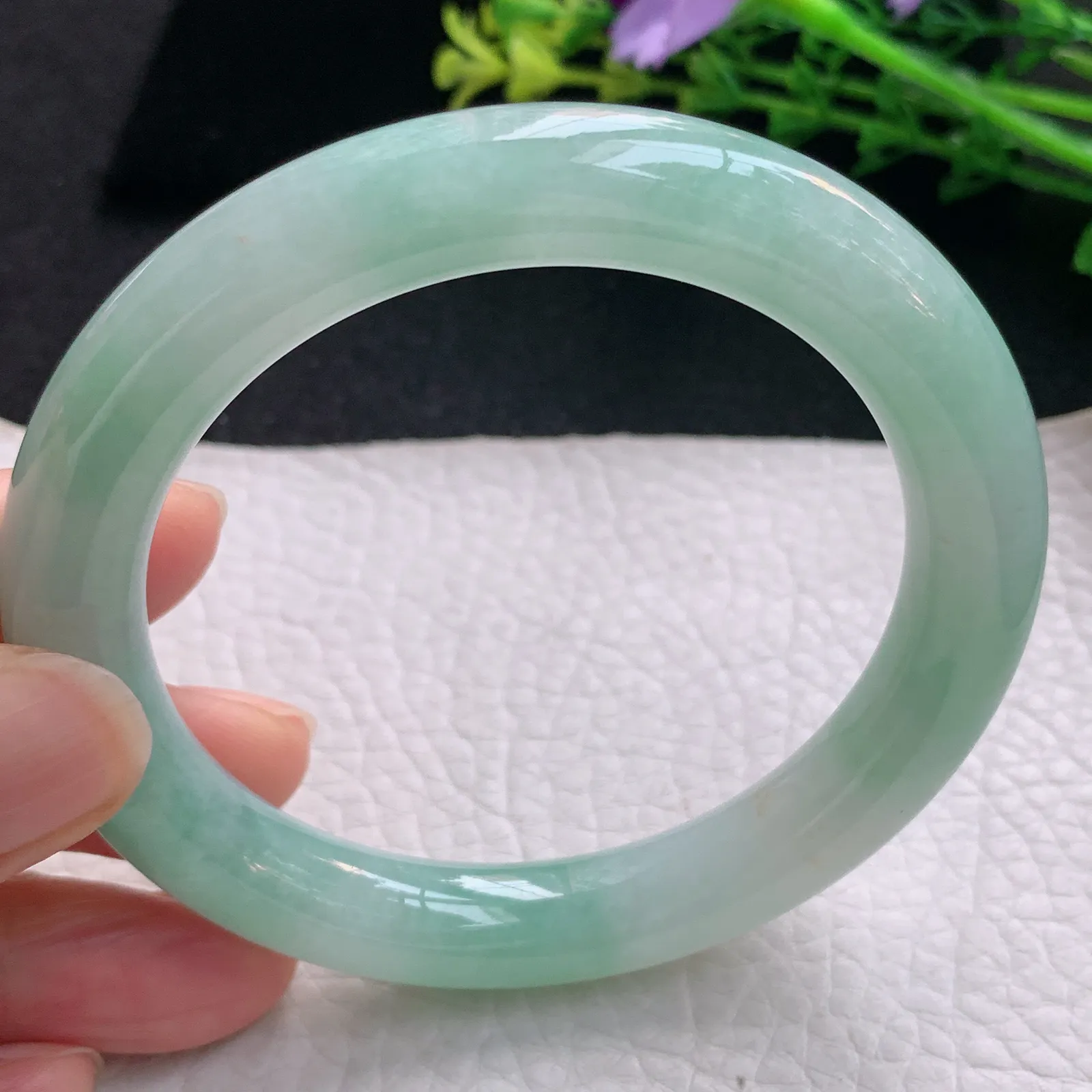 xx自然光57*10.5*10美人镯 翡翠a货玉手镯清新圆条珠宝玉手环