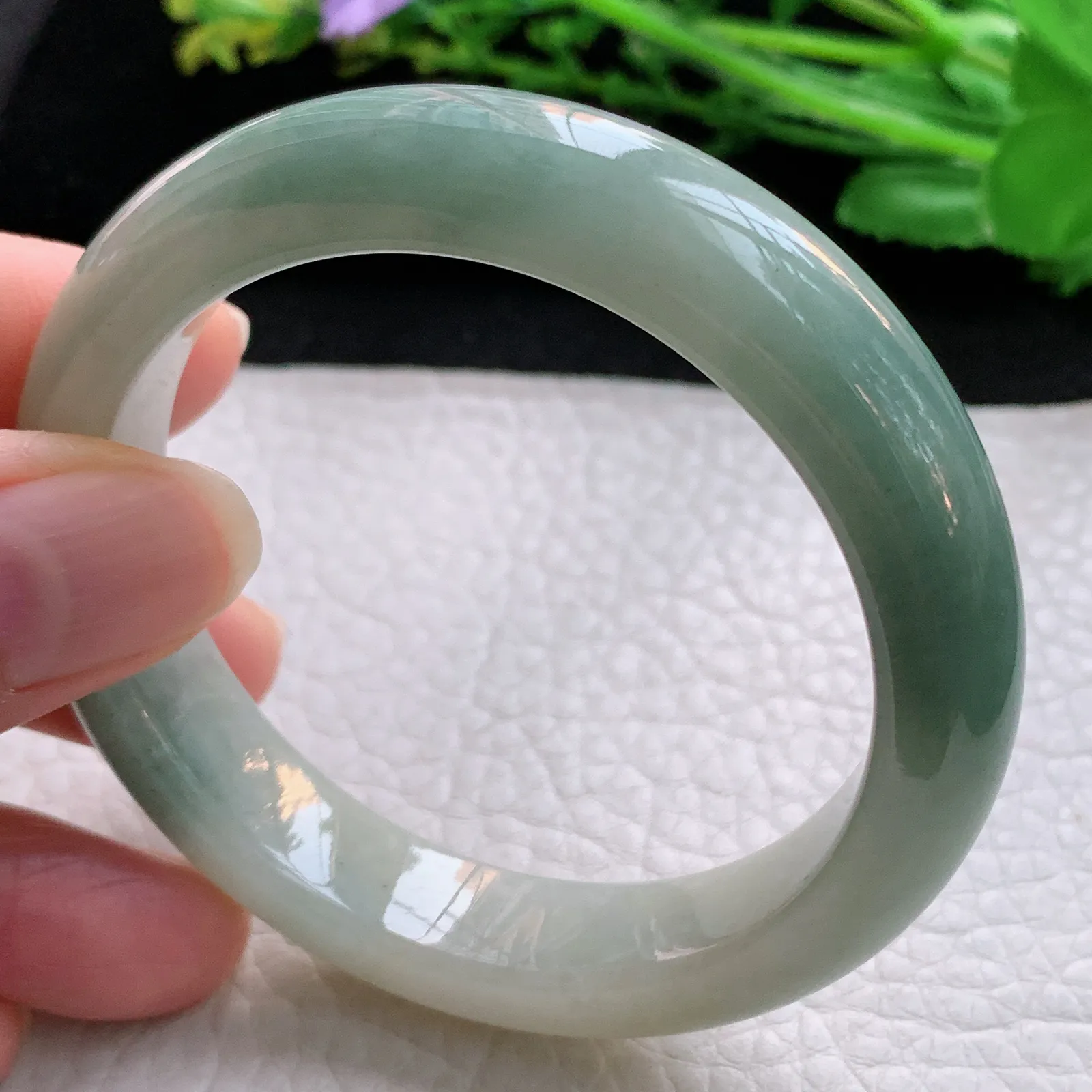 js小圈口52.5*12*8.2平安镯 翡翠a货玉手镯飘蓝花宽边玉手环