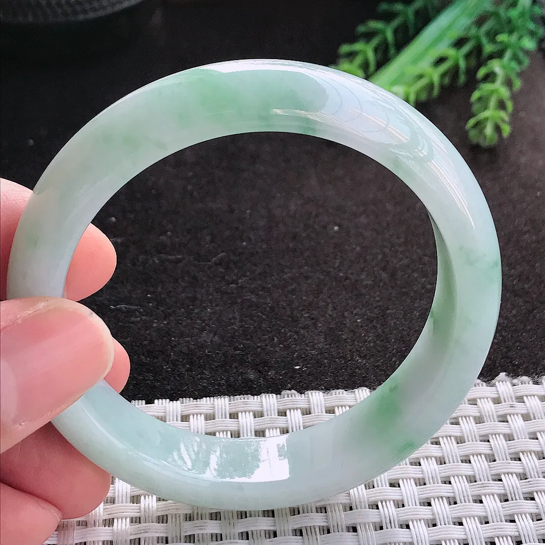 天然A货翡翠55.5/13.6/8老坑秀气温润飘花手镯宽边玉镯