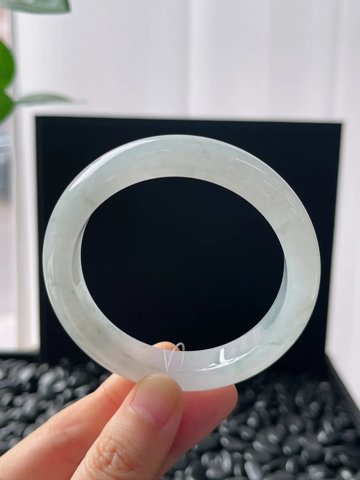 正圈53.5圈口，翡翠冰糯种白底飘花手镯