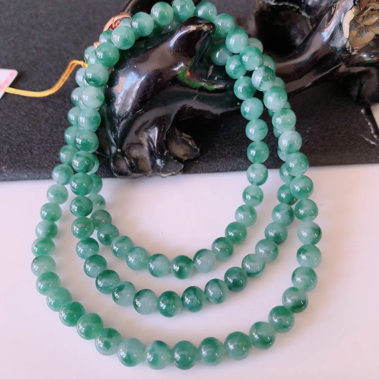 自然光实拍，冰飘花翡翠圆珠项链  翡翠珠链 （装饰扣）玉质细腻  冰清玉润  颜色漂亮  #001.1取一尺寸6mm