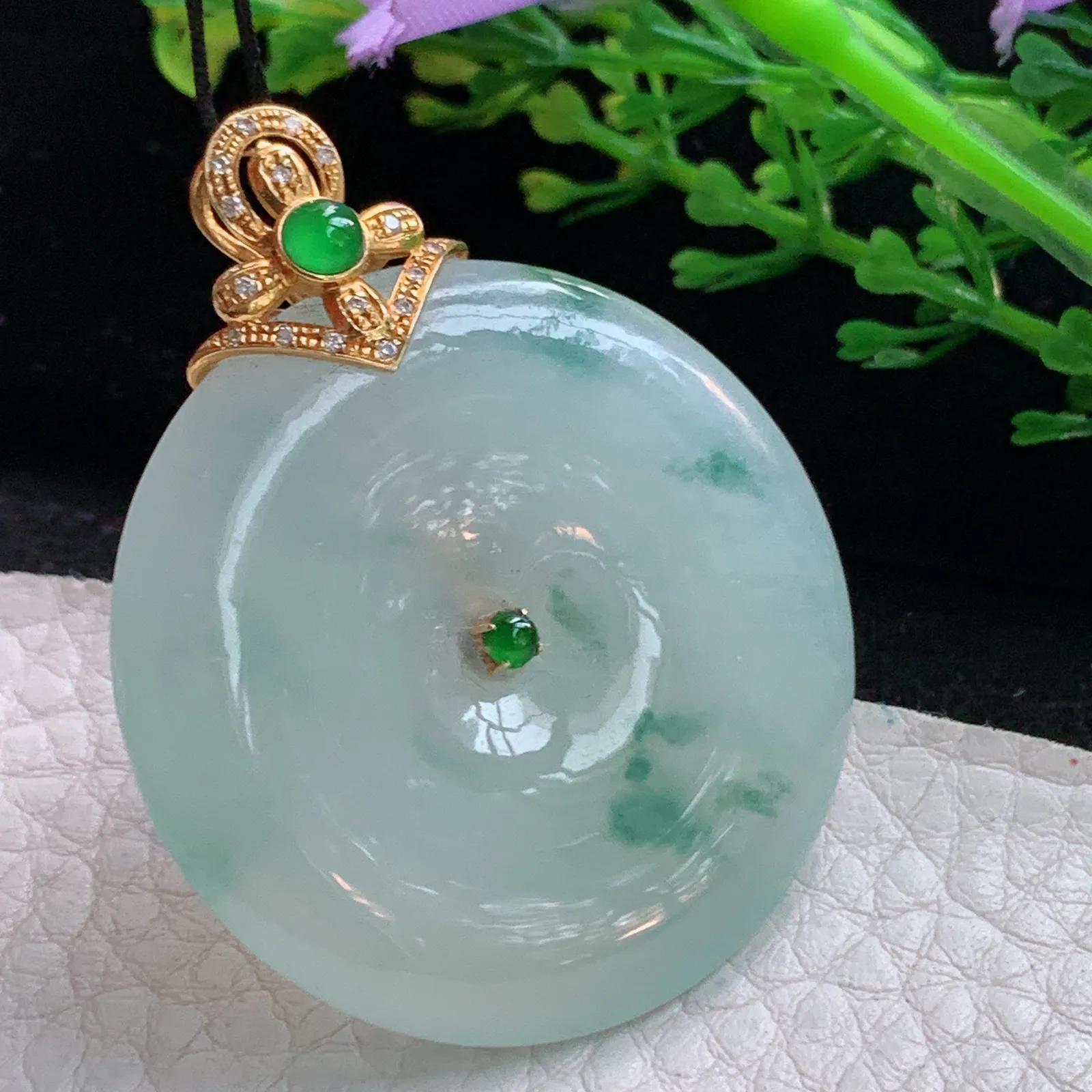 gp实拍46.5*37.3*6缅甸翡翠a货精雕冰飘花大平安扣 玉扣玉吊坠 玉挂件