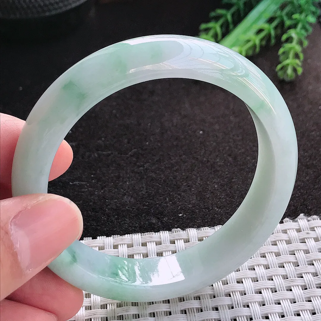 天然A货翡翠55.5/13.6/8老坑秀气温润飘花手镯宽边玉镯