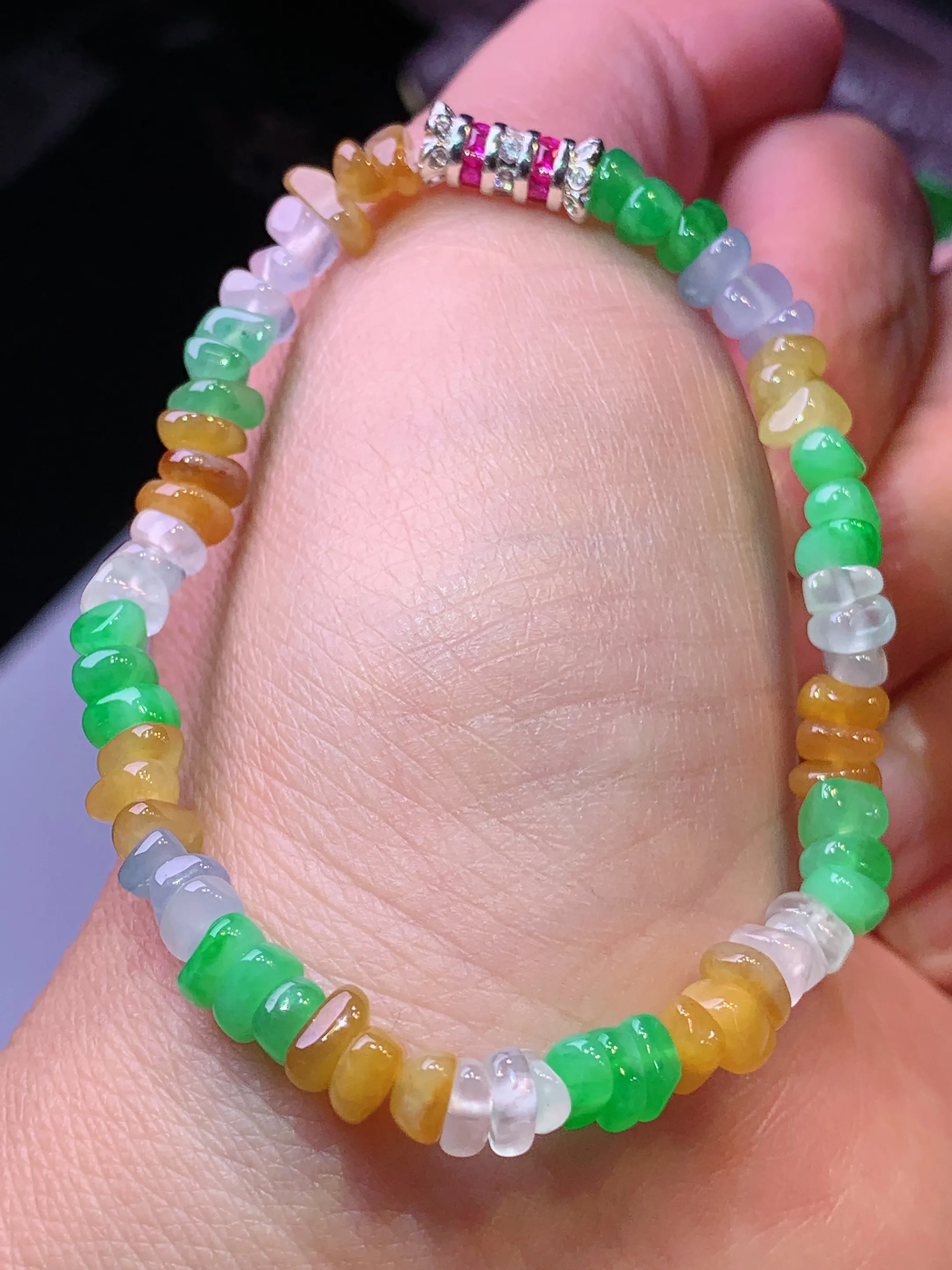 18k金钻镶嵌多宝随形吊坠 玉质细腻 水润亮眼 色泽艳丽 整体尺寸4*3*2.5