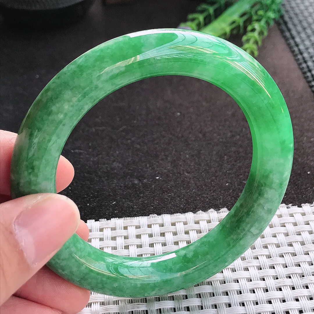 天然A货翡翠56.8/11.4/11.5老坑精美温润满绿阳绿圆条手镯玉镯