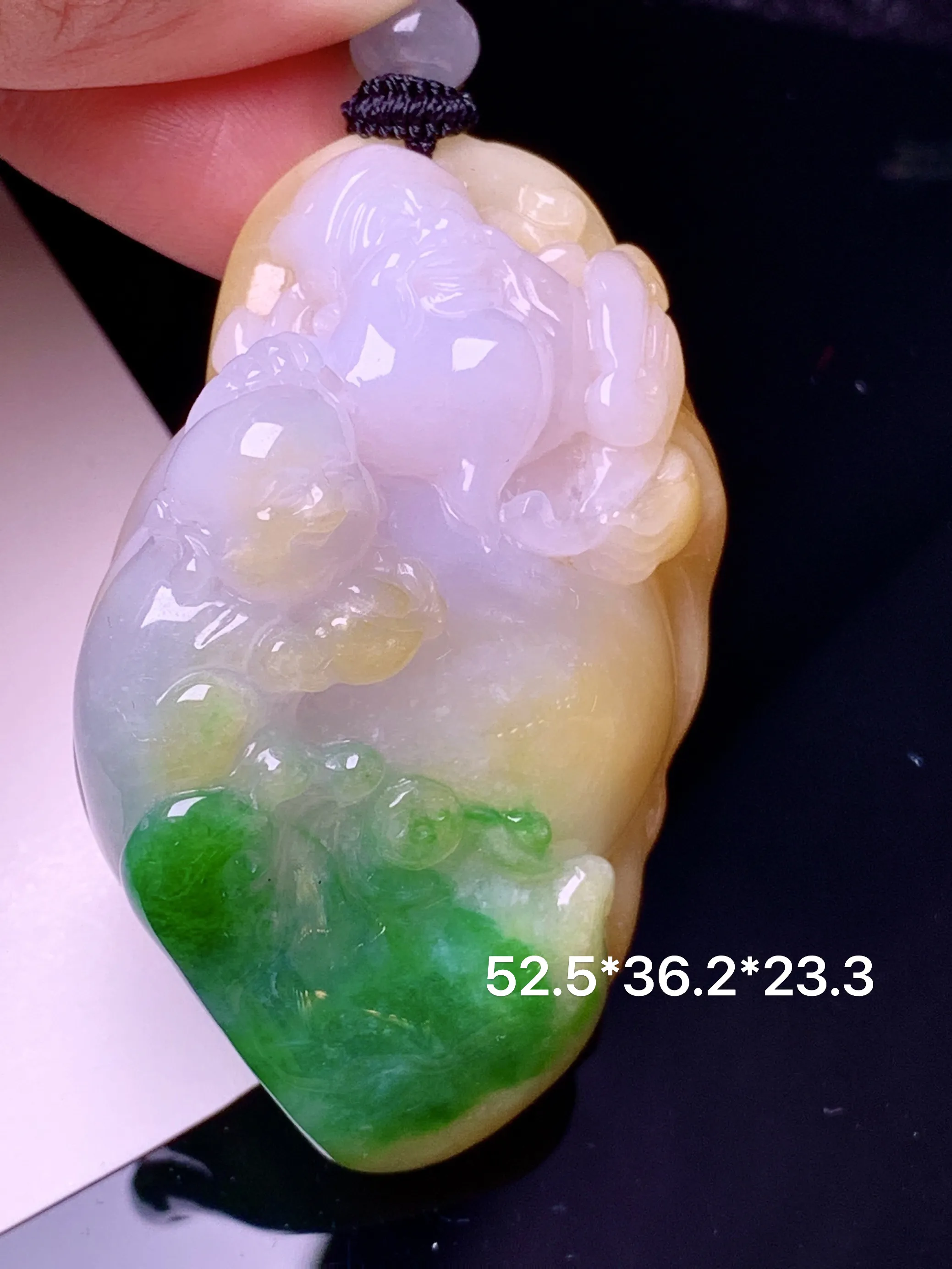 飘黄绿财神吊坠 玉质细腻 水润亮眼 色泽艳丽 整体尺寸52.5*36.2*23.3