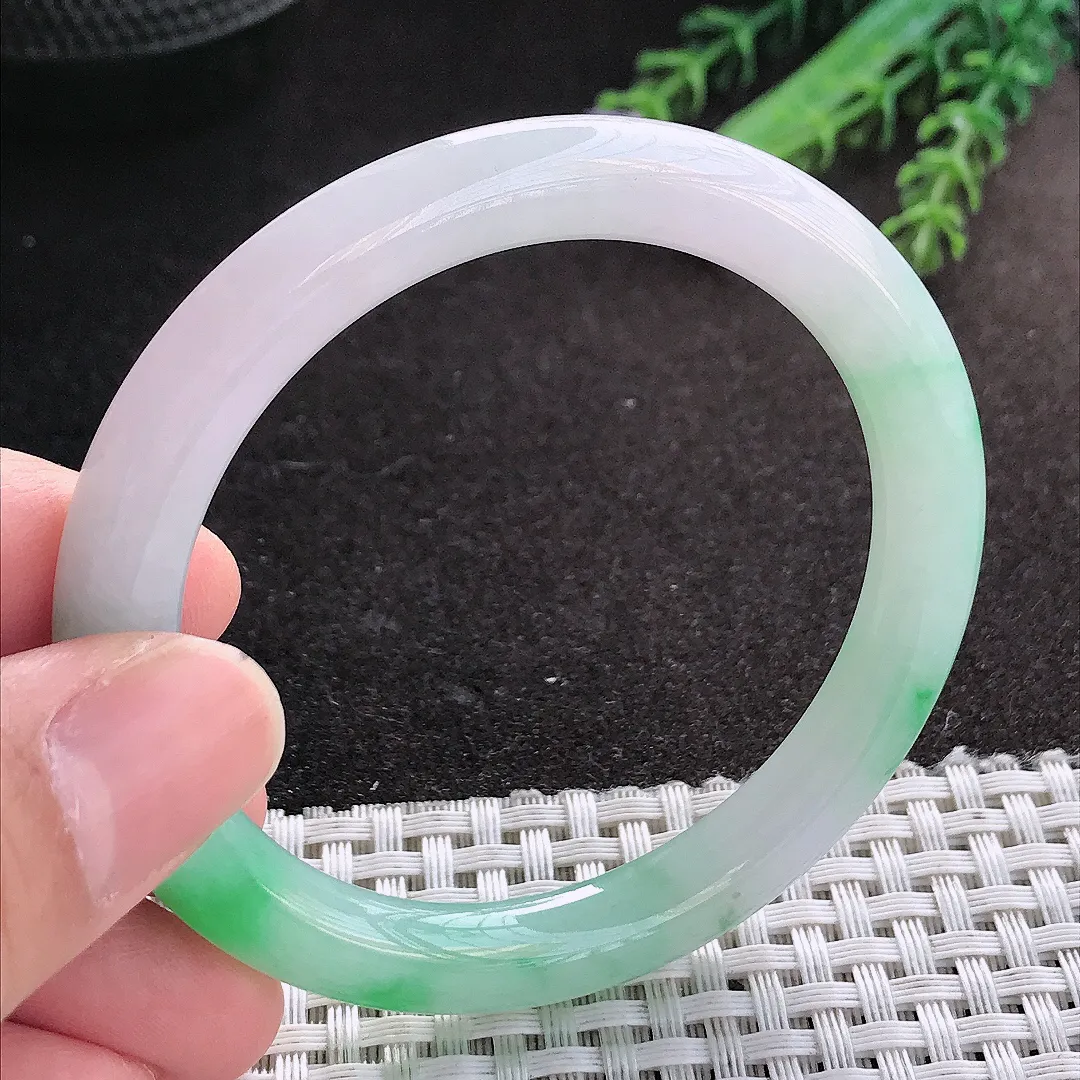 天然A货翡翠53/7.7.8.5老坑精美冰润飘阳绿圆条手镯玉镯