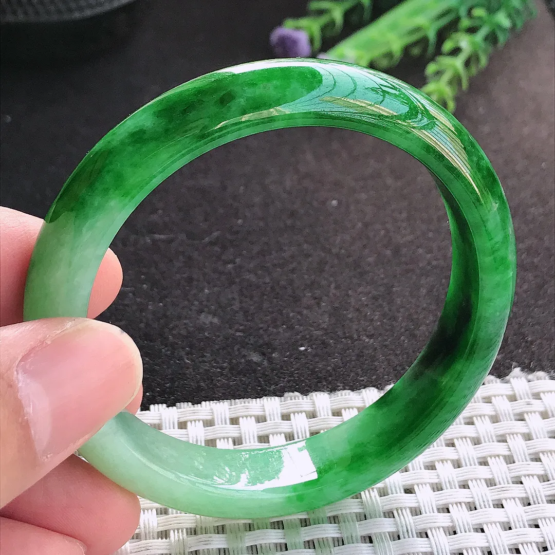 天然A货翡翠53.5/11.8/7.3老坑精美辣阳绿手镯宽边玉镯