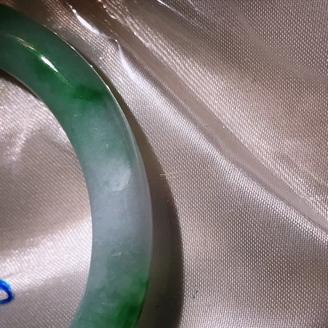 天然A货翡翠53/7.7.8.5老坑精美冰润飘阳绿圆条手镯玉镯