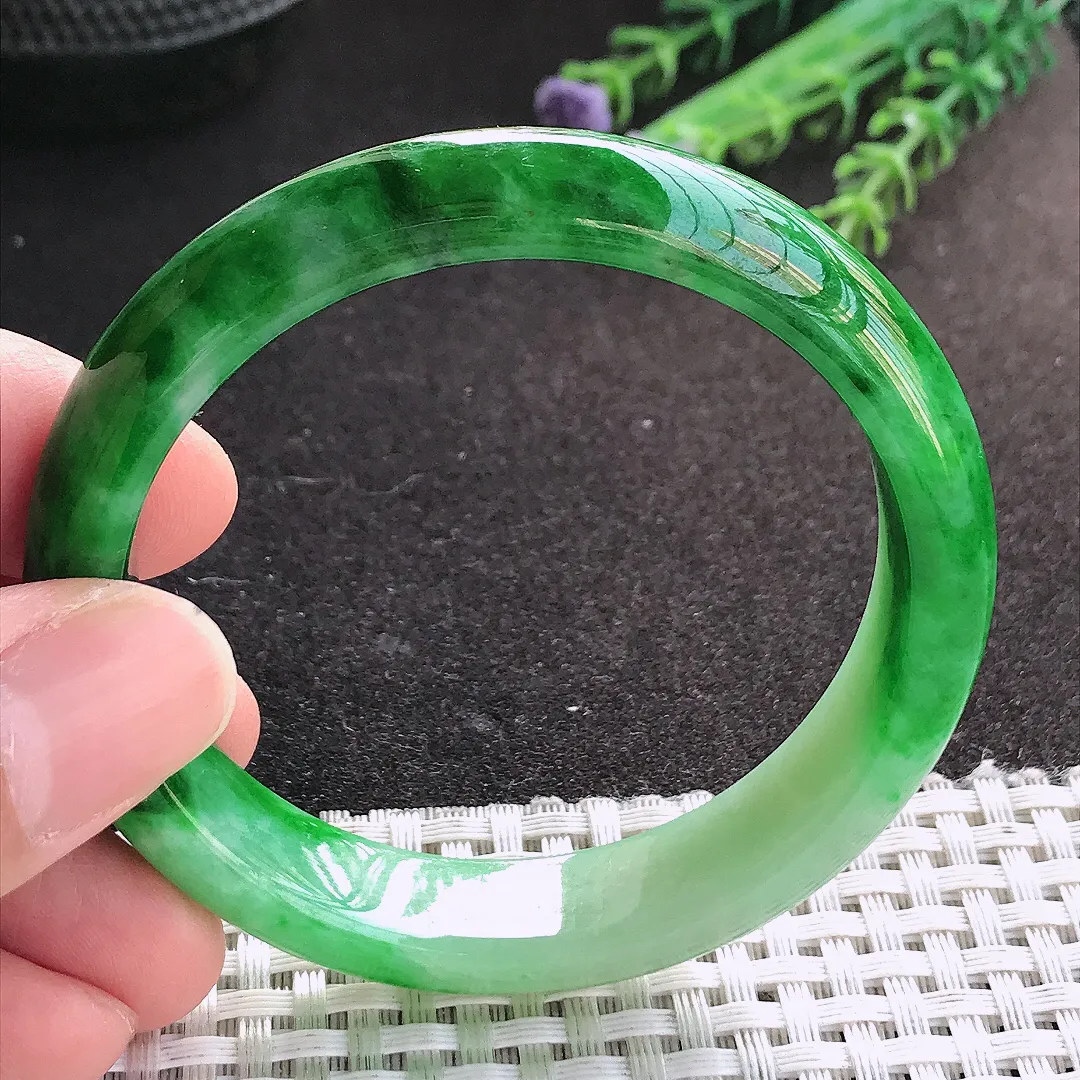 天然A货翡翠53.5/11.8/7.3老坑精美辣阳绿手镯宽边玉镯
