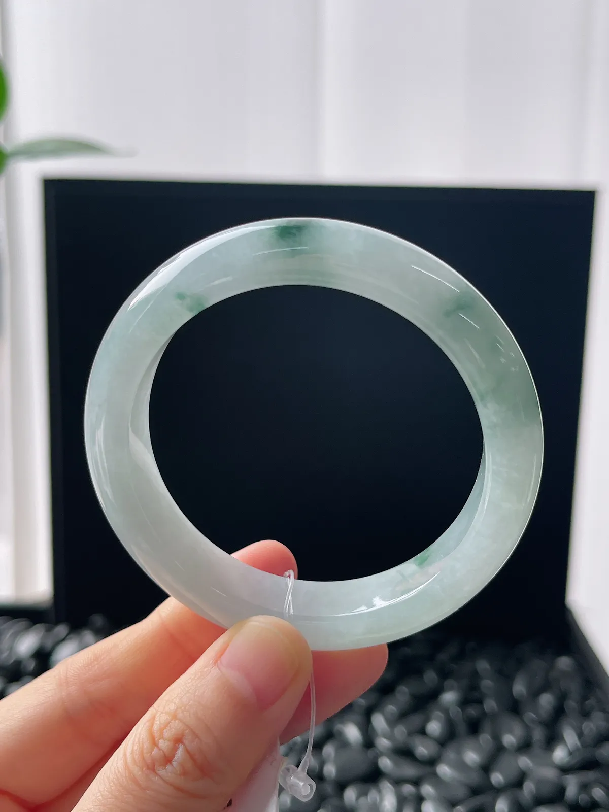 正圈51圈口，翡翠冰糯种飘绿手镯