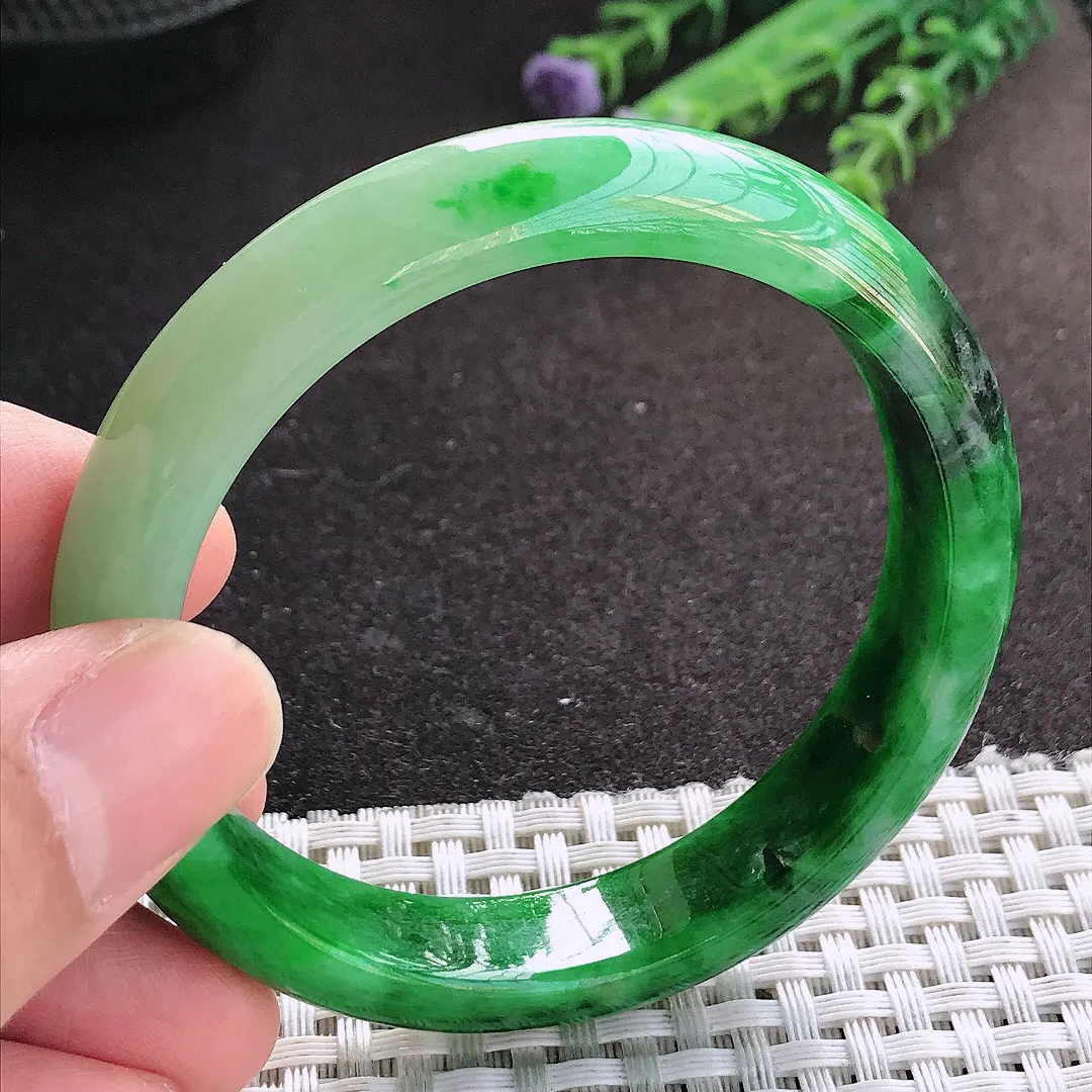天然A货翡翠53.5/11.8/7.3老坑精美辣阳绿手镯宽边玉镯