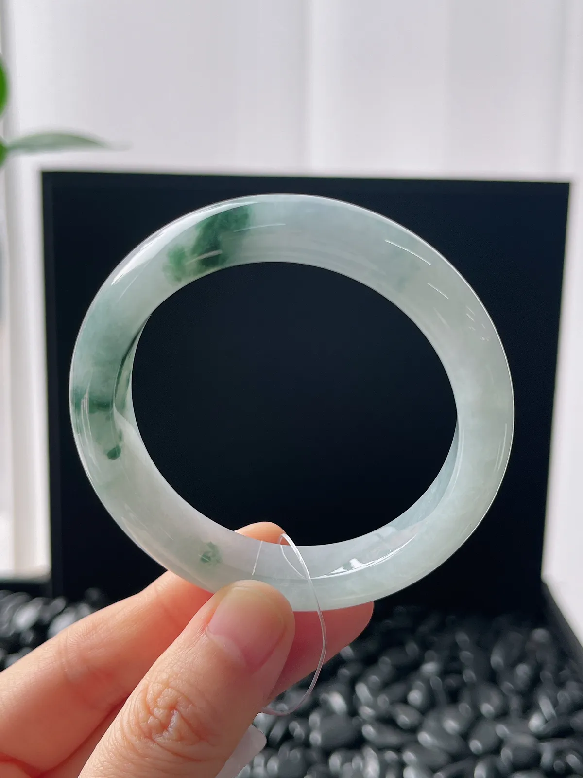 正圈51圈口，翡翠冰糯种飘绿手镯