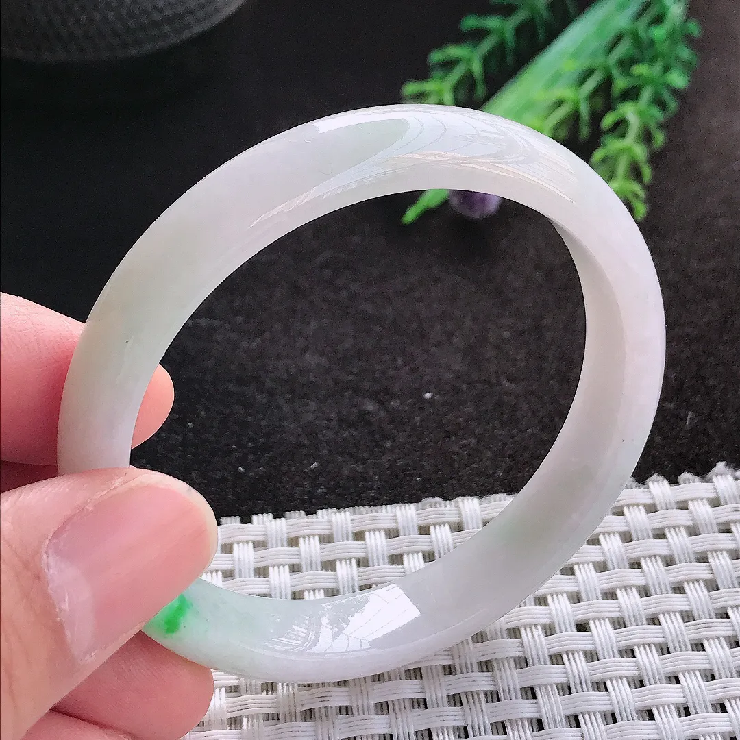 天然A货翡翠53.5/10.8/5.6老坑秀气温润飘阳绿手镯宽边玉镯