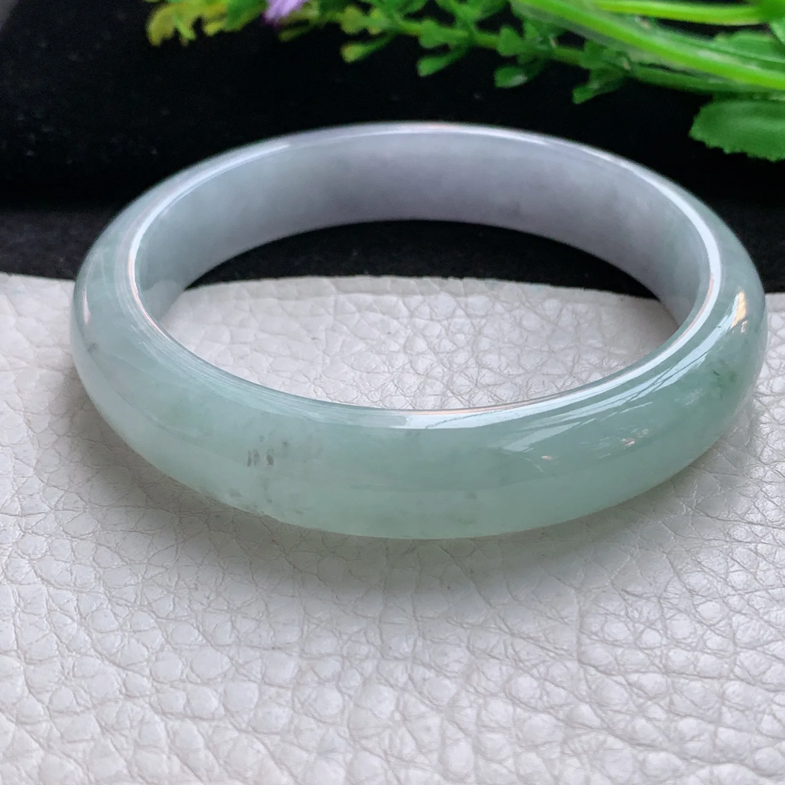 js自然光57*12.3*7.5平安镯 翡翠a货玉手镯春带彩宽边玉手环