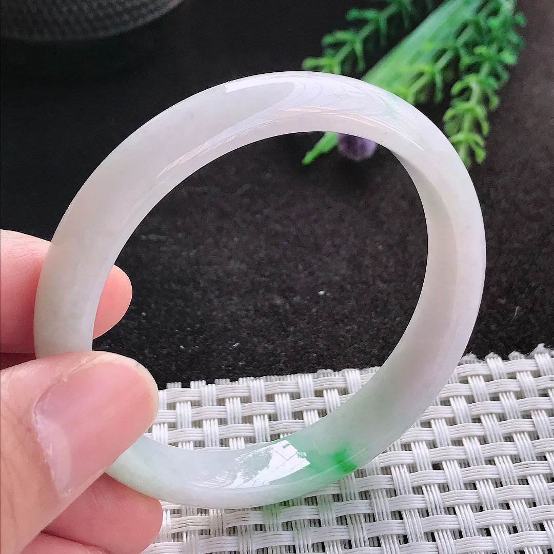 天然A货翡翠53.5/10.8/5.6老坑秀气温润飘阳绿手镯宽边玉镯