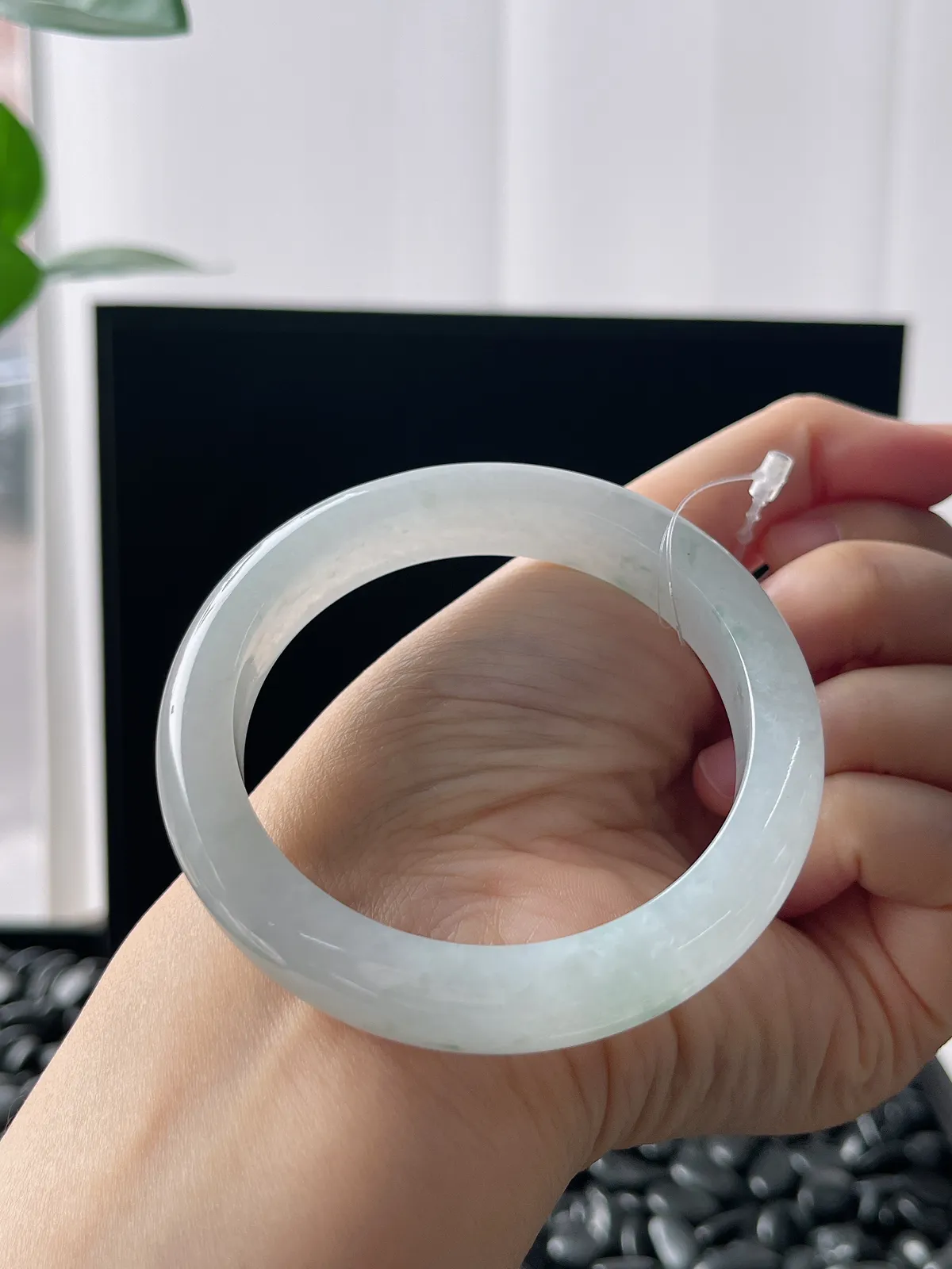 正圈53.5圈口，翡翠冰糯种白底飘花手镯