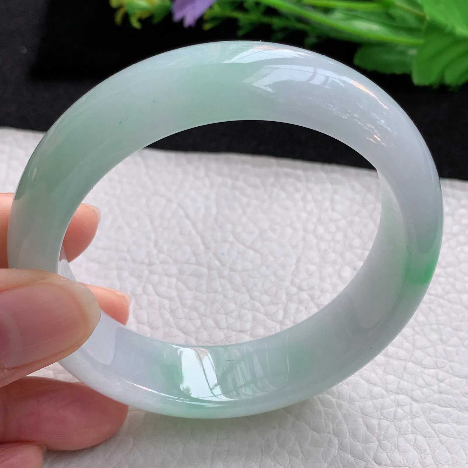 nr大圈口60*17.5*9.3轮胎镯 翡翠a货玉手镯飘阳绿宽边玉手环