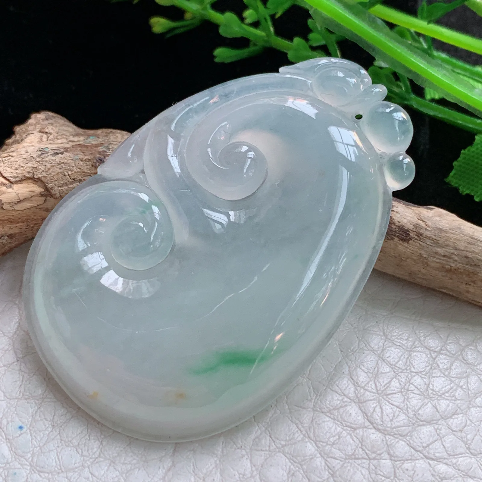 gp实拍54*36*6.6缅甸翡翠a货精雕冰胶飘花大如意 玉如意玉吊坠 玉挂件