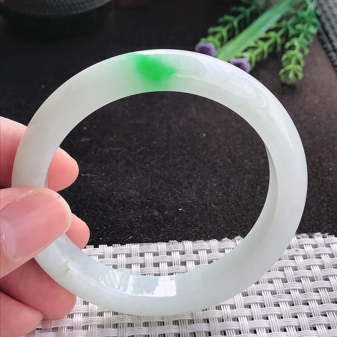 天然A货翡翠58/11.6/8.6老坑精美温润飘阳绿手镯宽边玉镯