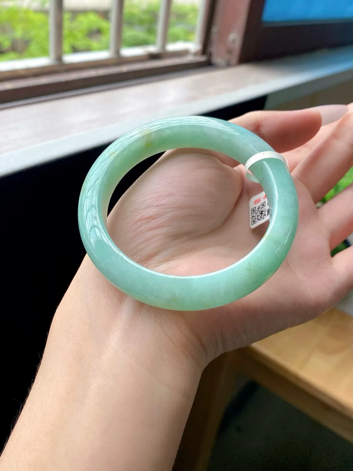 苹果绿洒金正圈成品
⭕️56.6-12-9