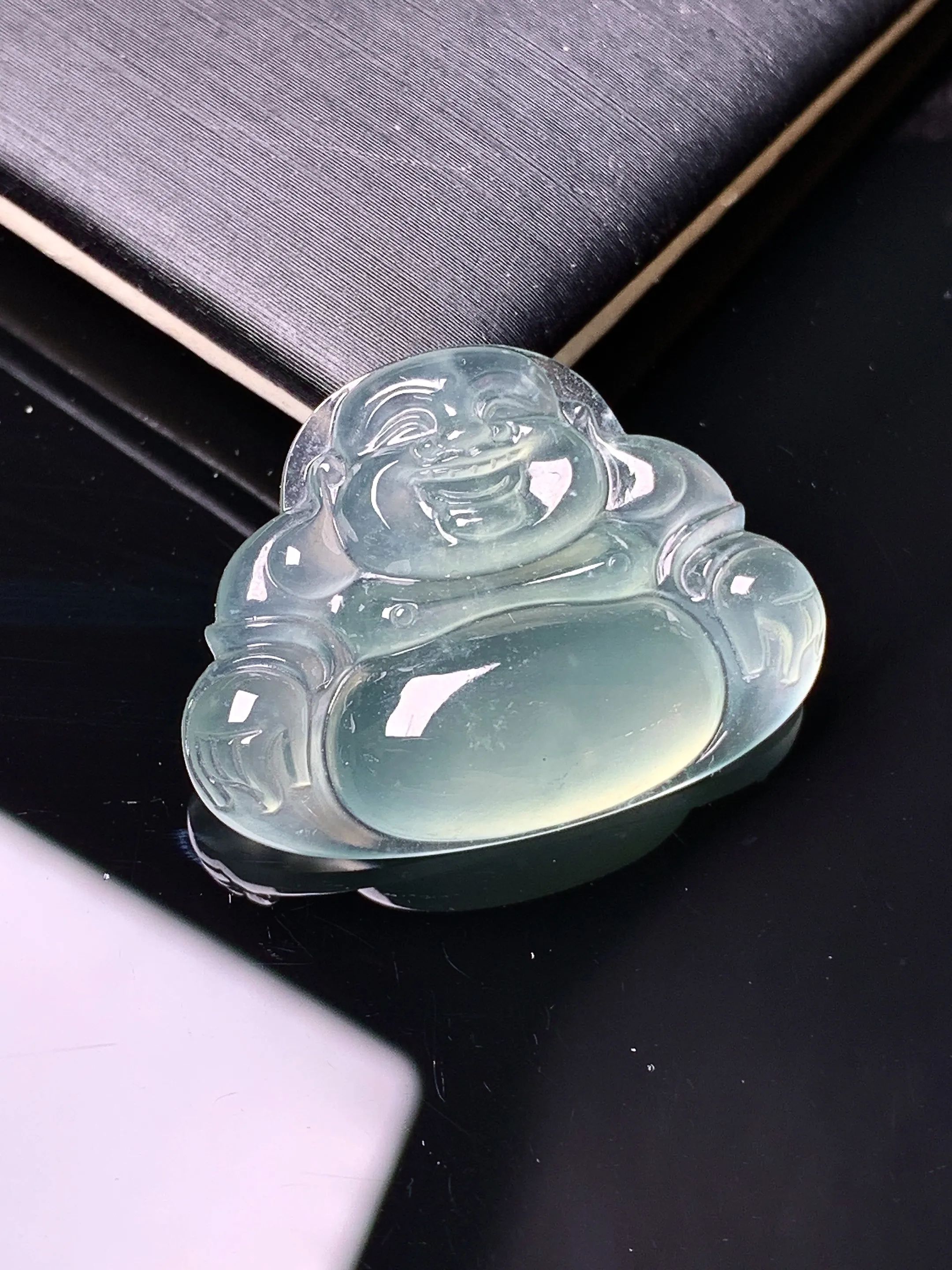 冰种佛公吊坠 玉质细腻 水润亮眼 色泽艳丽 整体尺寸20.5*27.3*5.8