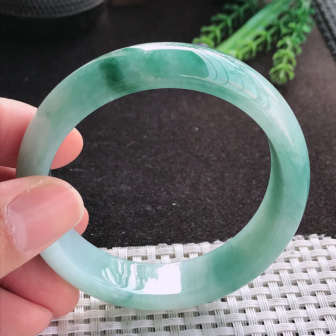 天然A货翡翠56/15.3/8老坑精美冰润飘蓝花手镯宽边玉镯