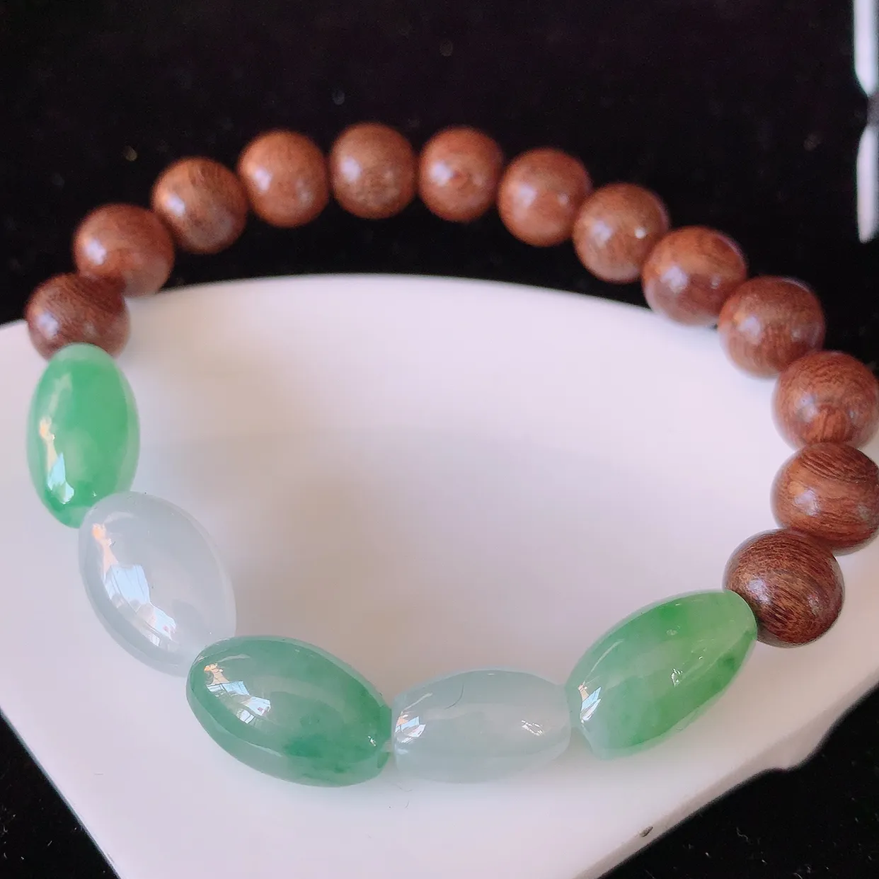 自然光实拍，冰种飘花翡翠手串，路路通手链，种老水足，冰清玉润  颜色漂亮  #001.1取一尺寸13