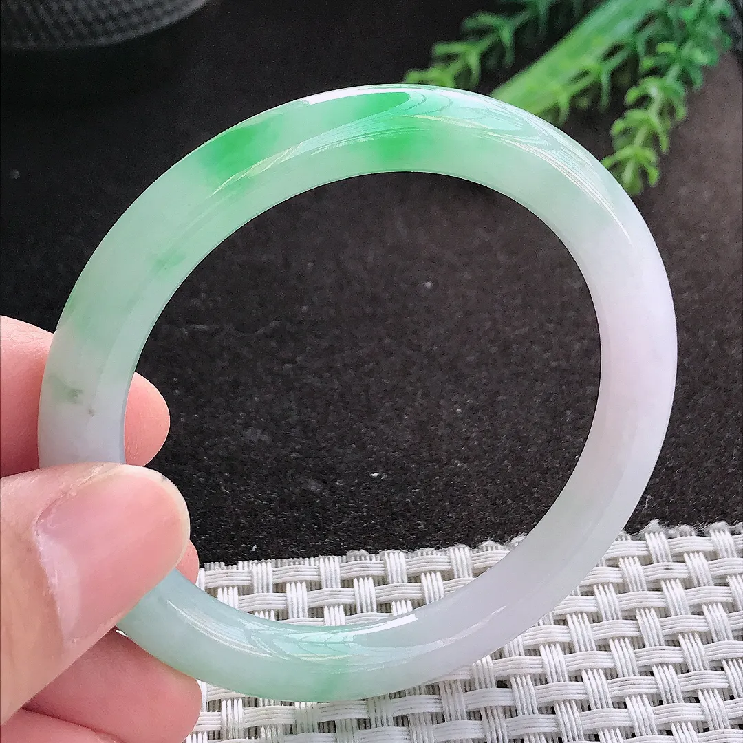 天然A货翡翠53/7.7.8.5老坑精美冰润飘阳绿圆条手镯玉镯