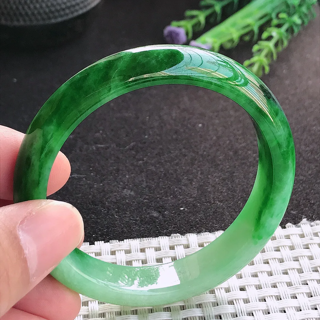 天然A货翡翠53.5/11.8/7.3老坑精美辣阳绿手镯宽边玉镯