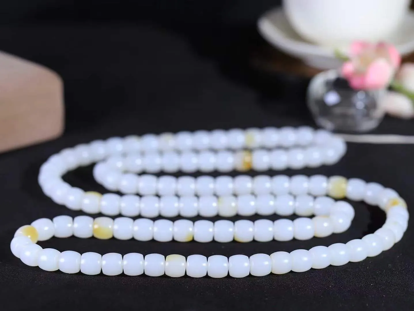 【链.108】

收藏级臻品️和田玉糖白玉直切珠108挂链 玉质温润细腻 油性十足 佩戴舒适。珠珠