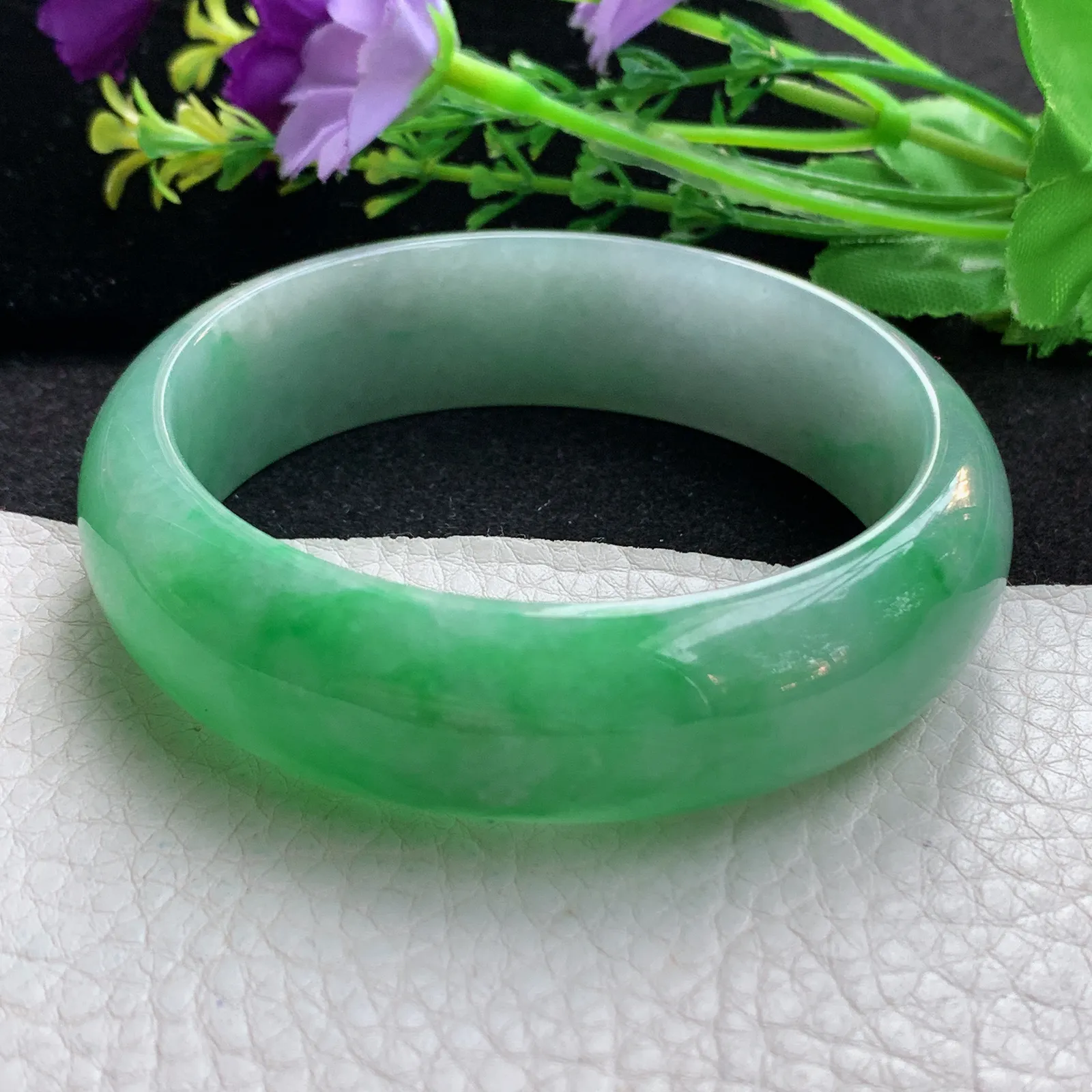 nr大圈口61.5*18.5*8.3轮胎镯 翡翠a货玉手镯半山水辣绿宽边玉手环