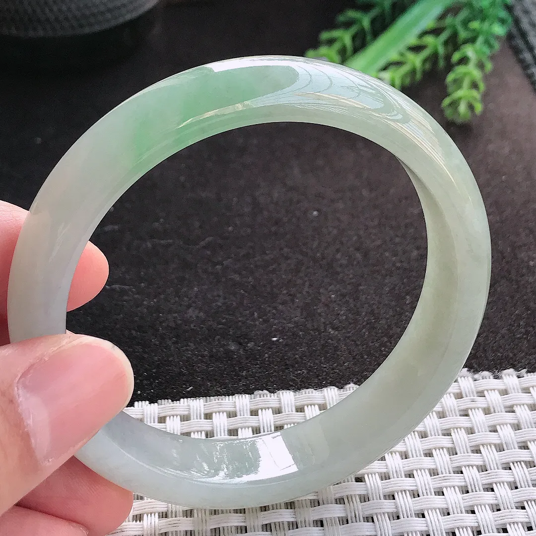 天然A货翡翠58.5/13.2/7.8老坑冰胶水灵冰晴手镯宽边玉镯