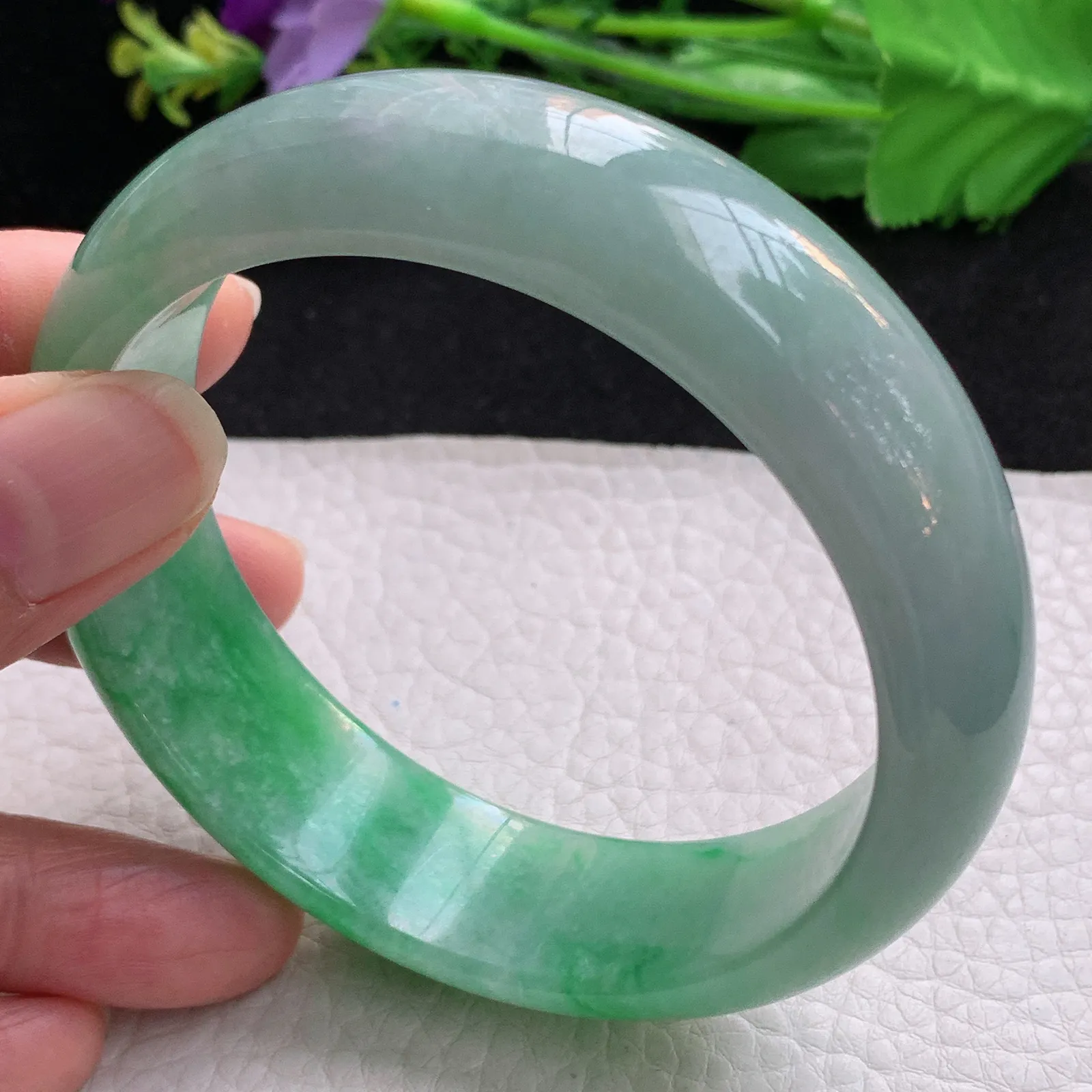 nr大圈口61.5*18.5*8.3轮胎镯 翡翠a货玉手镯半山水辣绿宽边玉手环