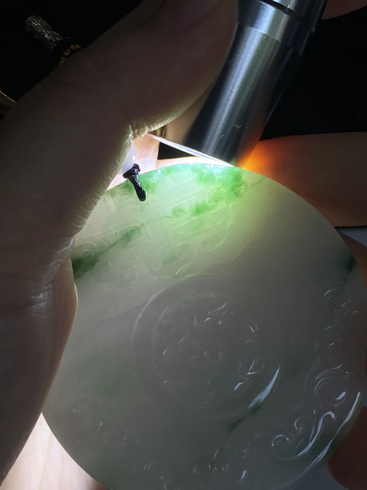 翡翠吊坠，配珠未测