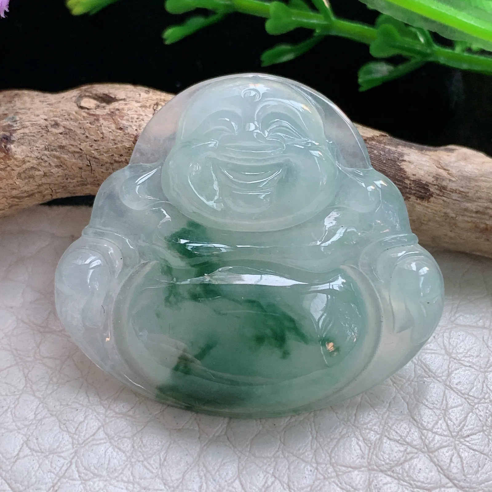 gp实拍31.6*35.5*6缅甸翡翠a货精雕冰飘花饱满佛公玉吊坠 玉挂件